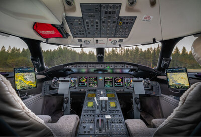 Inside the Jet - Why Cockpit Photos Are My Greatest Challenge